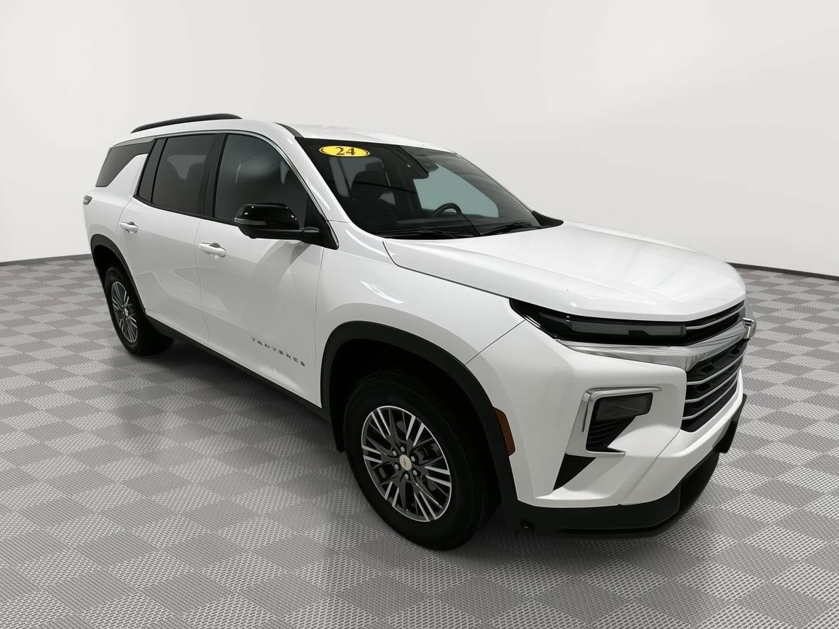 Used 2024 Chevrolet Traverse LT w/ LPO, Floor Liner Package AWD/4WD image 7
