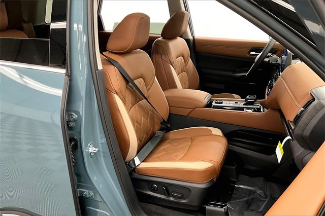 New 2026 Nissan Pathfinder Platinum image 38