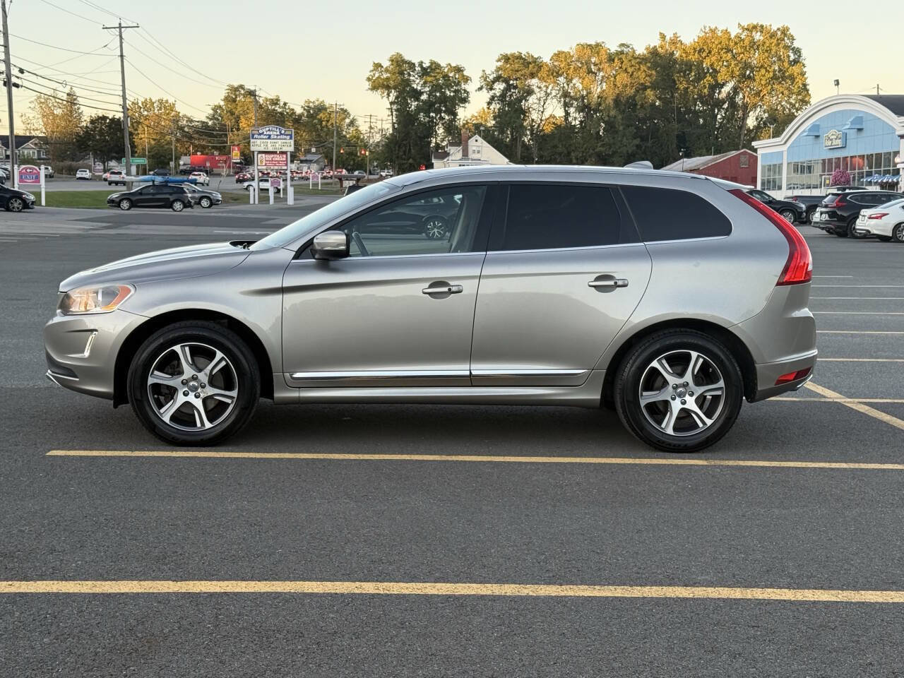 Used 2015 Volvo XC60 T6 image 8