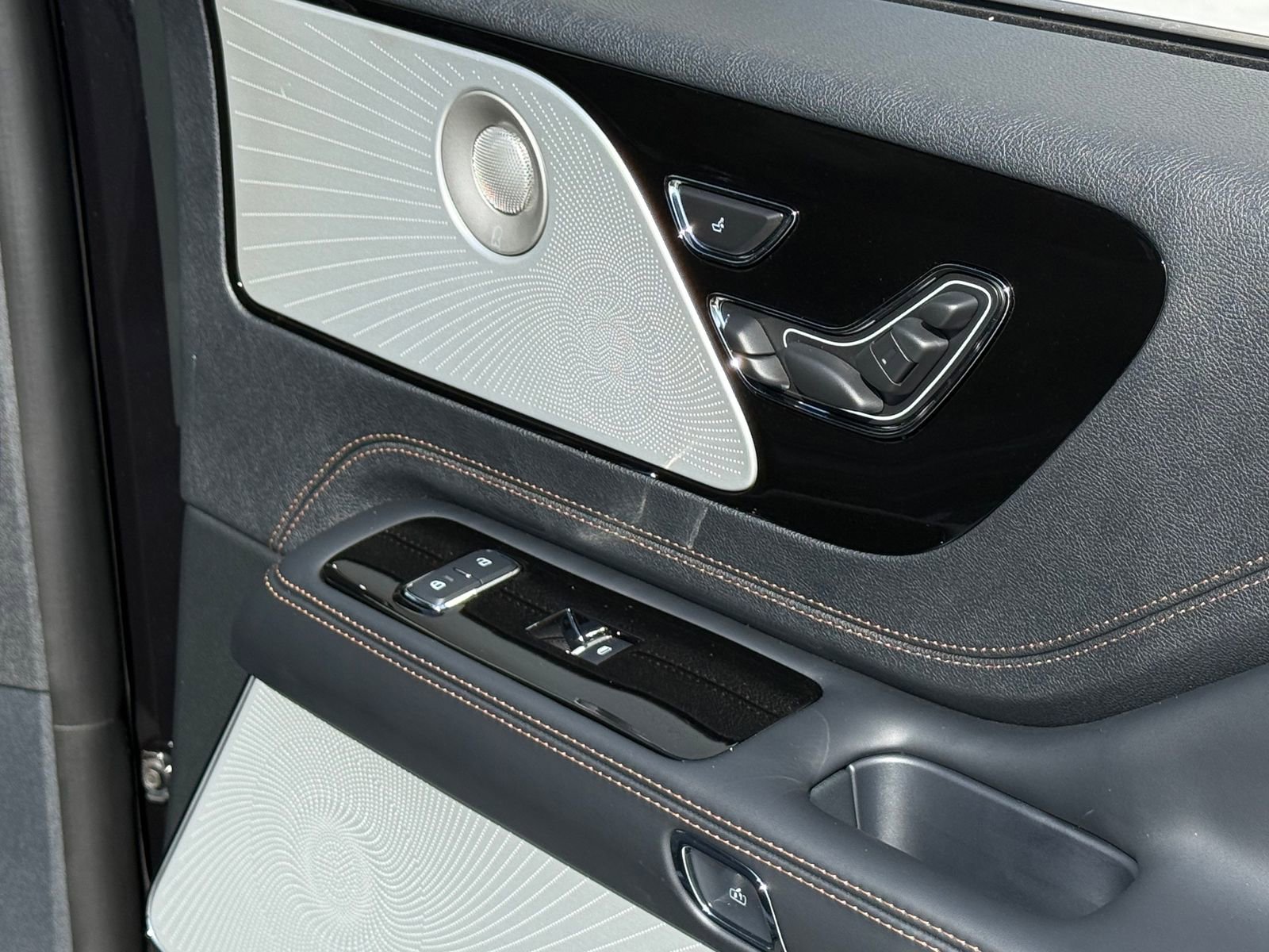 New 2026 Lincoln Aviator Black Label w/ Jet Appearance Package image 9