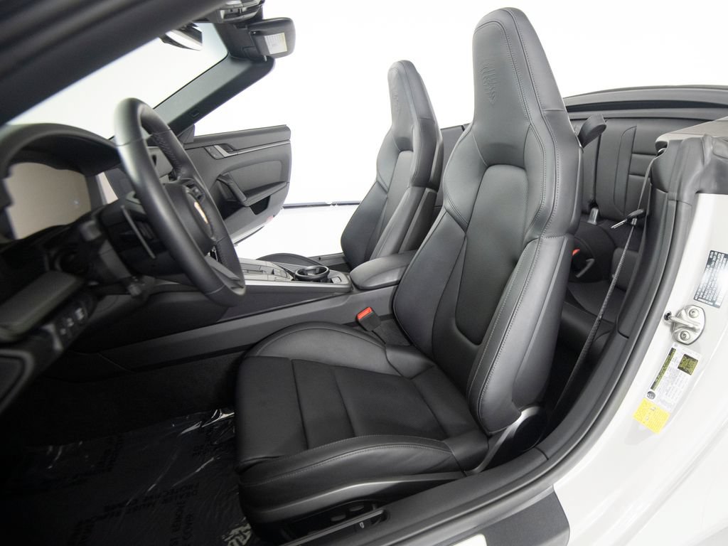 Certified 2025 Porsche 911 Carrera RWD image 16