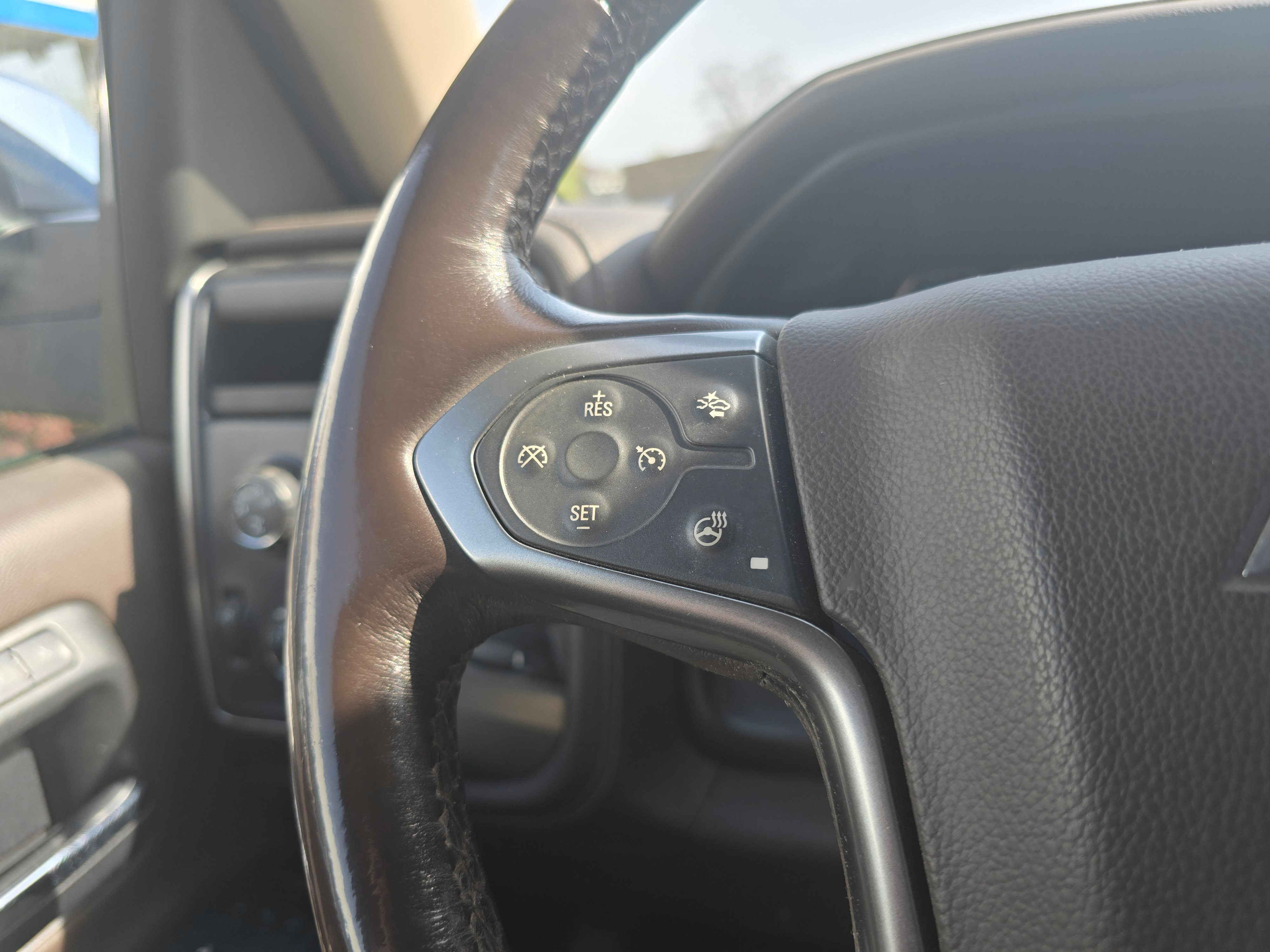 Used 2015 Chevrolet Silverado 1500 LTZ Z71 w/ LTZ Plus Package AWD/4WD image 18