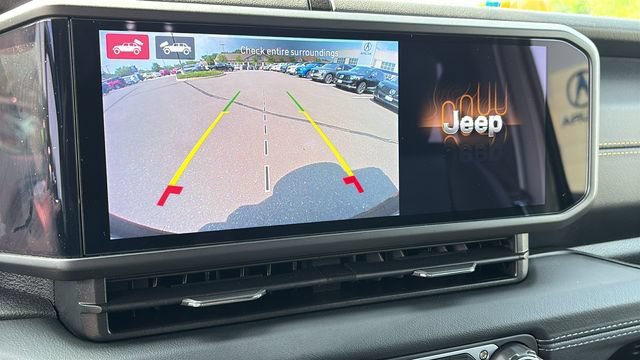 Used 2024 Jeep Wrangler Unlimited Sahara w/ Technology Group AWD/4WD image 15