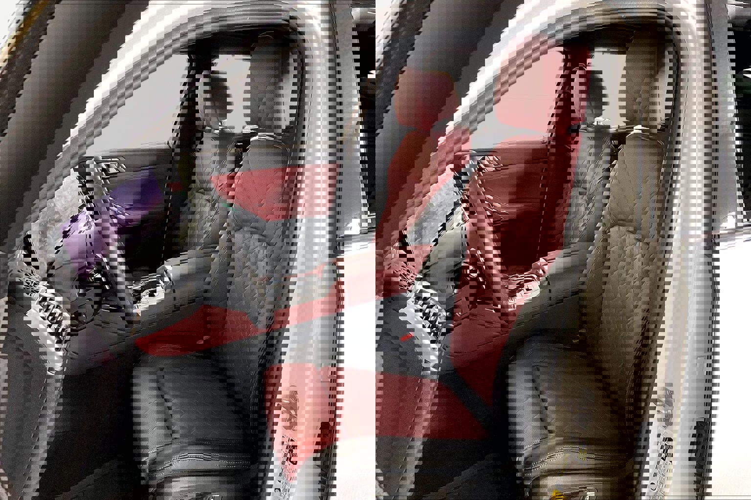 Certified 2024 BMW X6 xDrive40i w/ Executive Package image 25