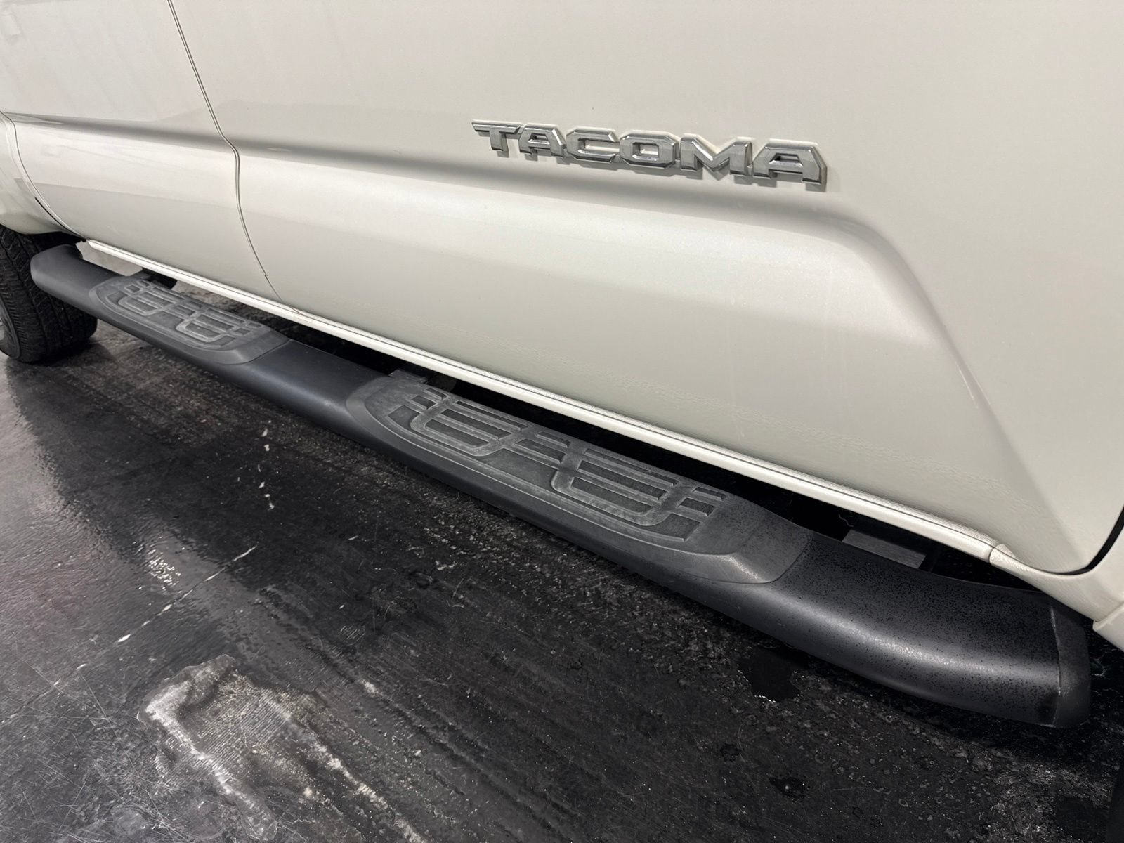 Used 2023 Toyota Tacoma TRD Sport w/ TRD Premium Sport Package AWD/4WD image 38