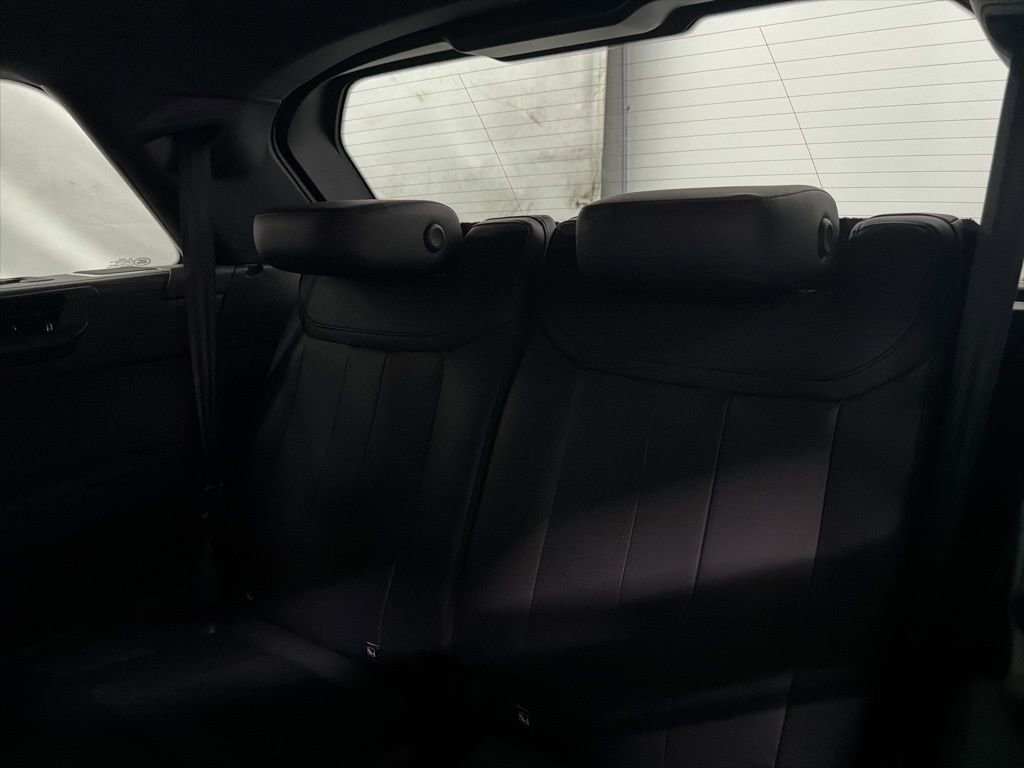 Used 2025 Land Rover Range Rover Long Wheelbase SE image 24