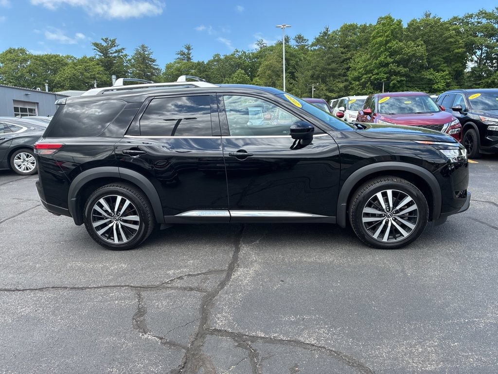 Certified 2024 Nissan Pathfinder Platinum w/ Cargo Package AWD/4WD image 8