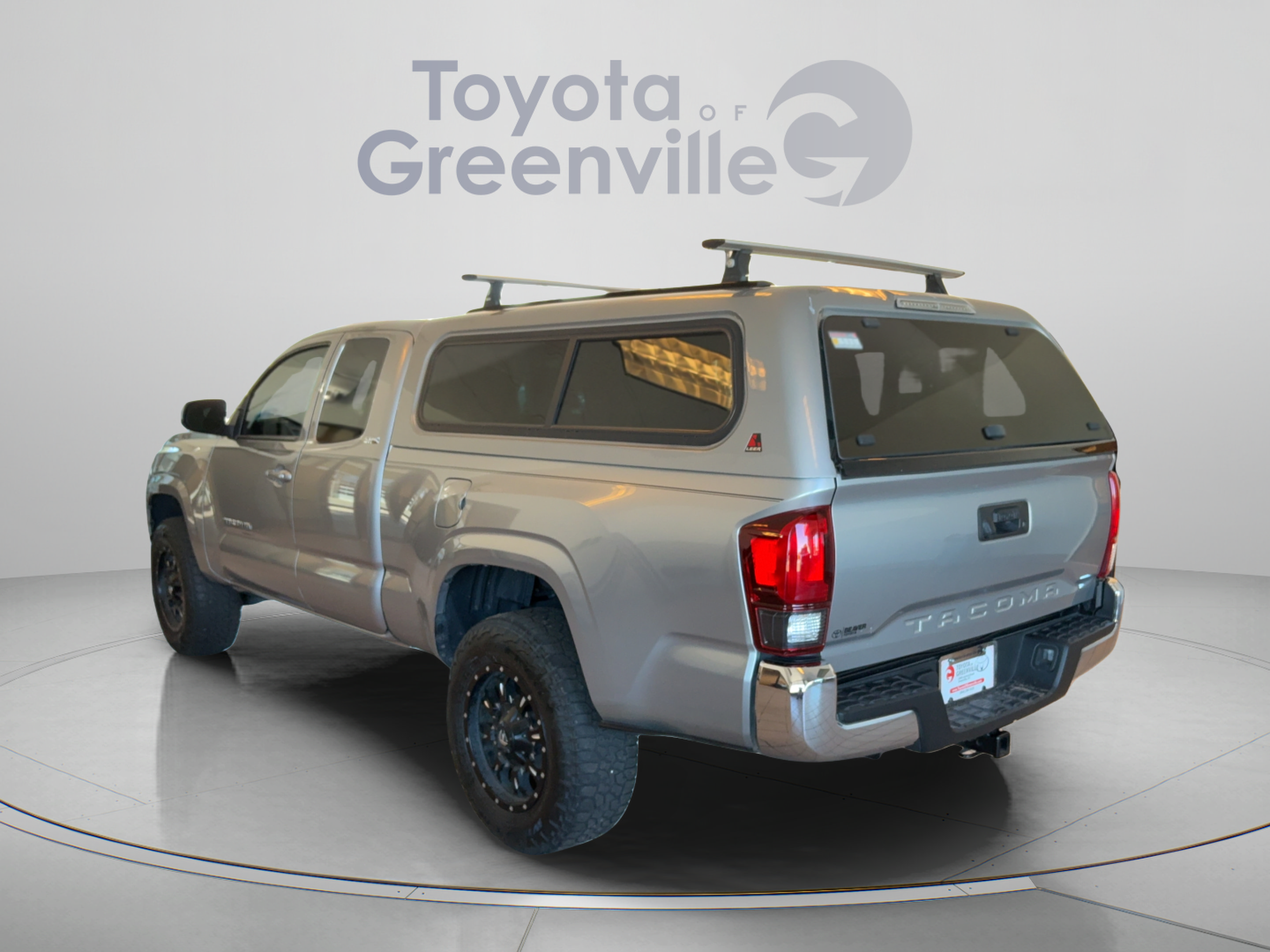 Used 2021 Toyota Tacoma SR5 RWD image 4