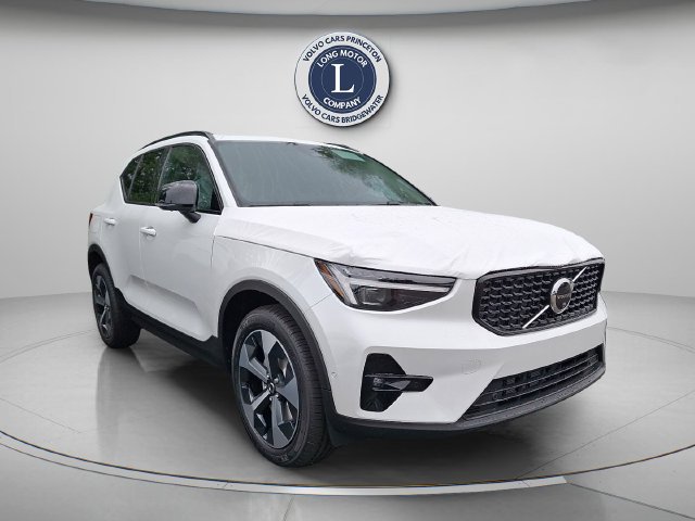 New 2026 Volvo XC40 B5 Plus w/ Protection Package Premier AWD/4WD image 2