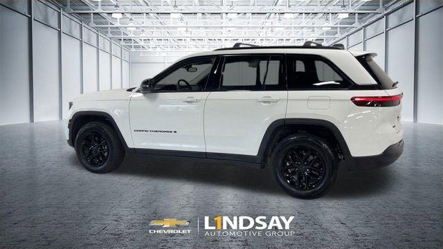 Used 2024 Jeep Grand Cherokee Laredo X AWD/4WD image 7