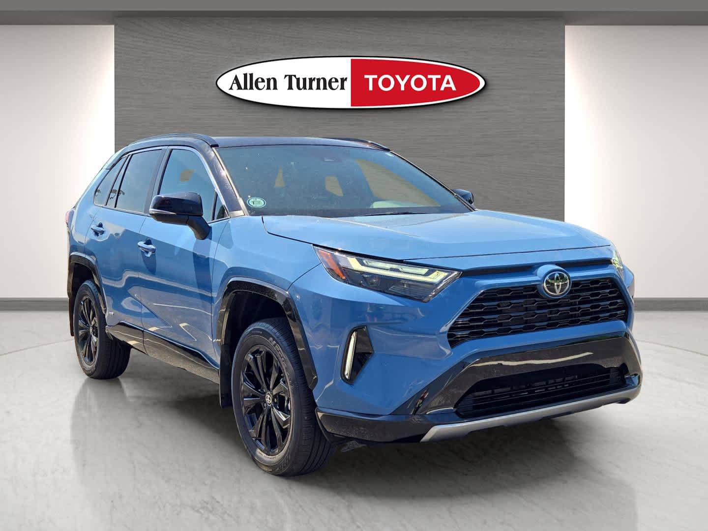 Used 2025 Toyota RAV4 XSE AWD/4WD image 1
