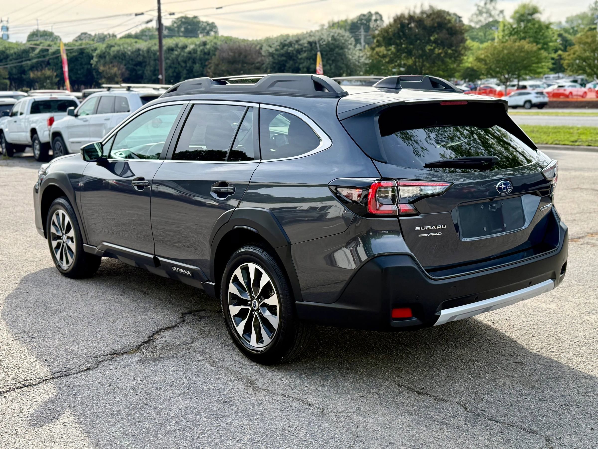 Used 2023 Subaru Outback Limited AWD/4WD image 7
