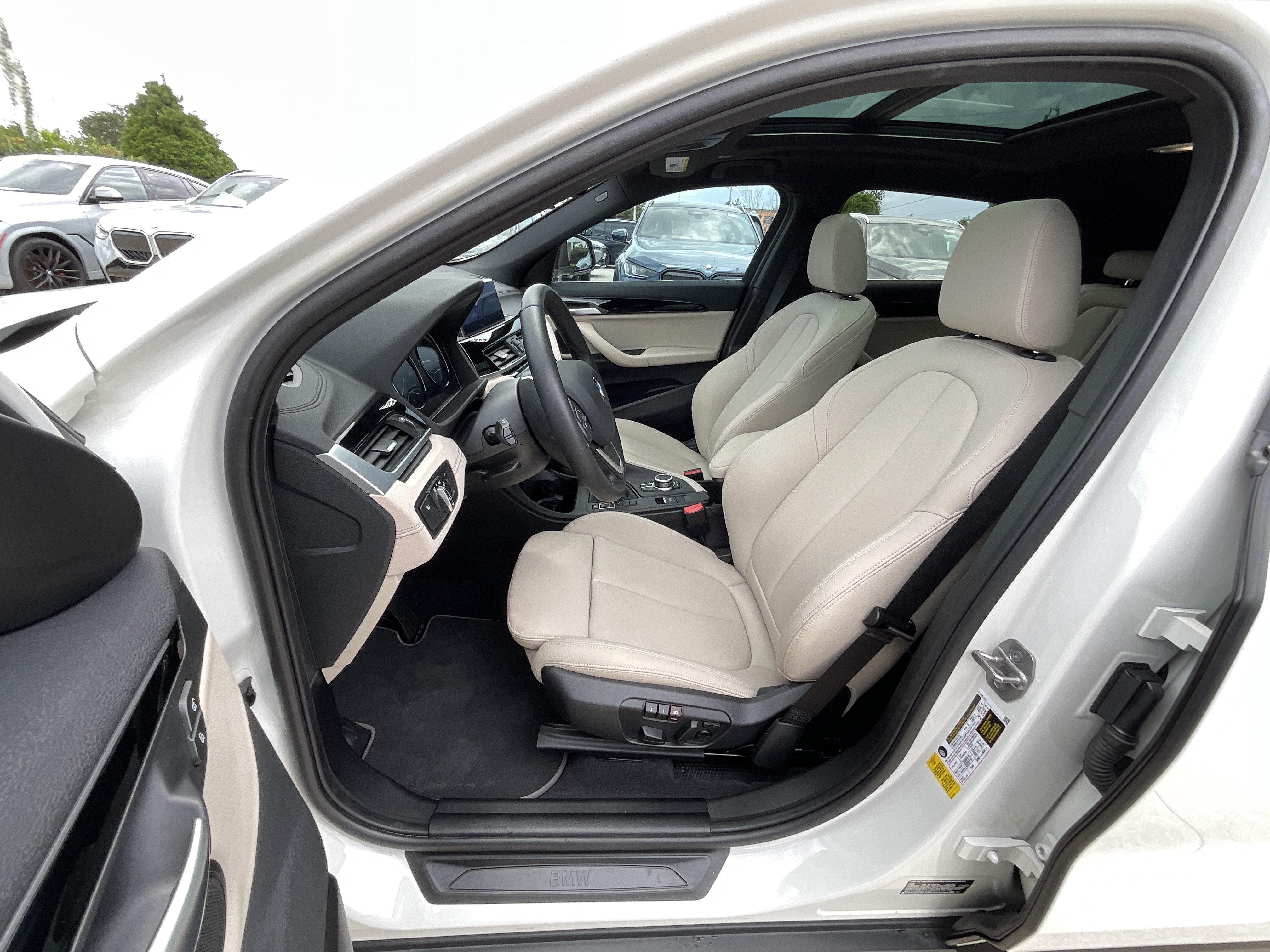 Used 2023 BMW X2 sDrive28i w/ Convenience Package FWD image 9