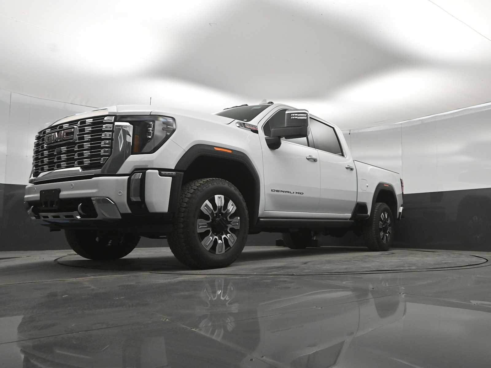New 2026 GMC Sierra 2500 Denali w/ Denali Reserve Package AWD/4WD image 37
