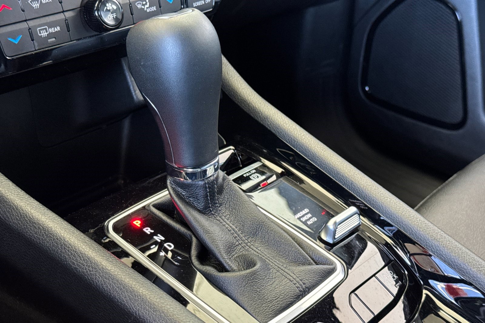 Used 2025 Jeep Compass Limited image 19