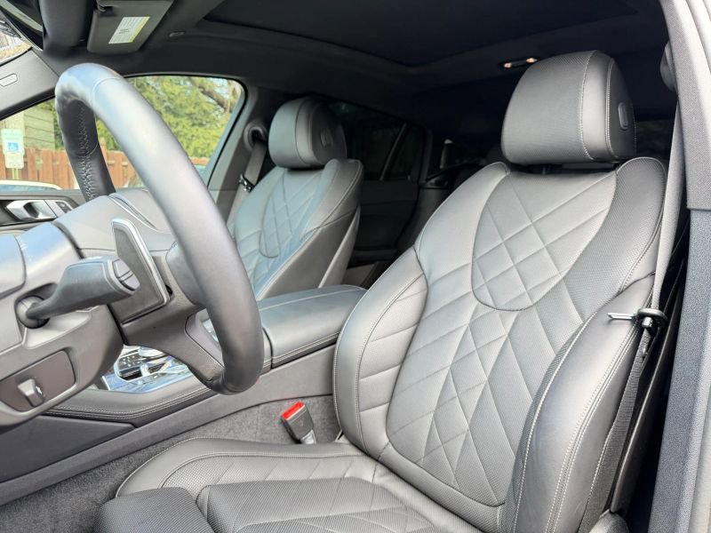 Used 2024 BMW X6 xDrive40i w/ Premium Package image 12
