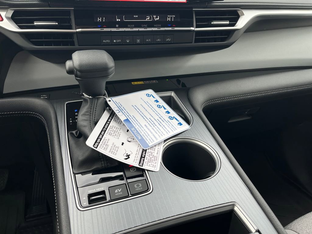 New 2025 Toyota Sienna LE image 18