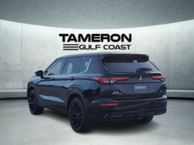 Used 2024 Mitsubishi Outlander SE Black Edition FWD image 3