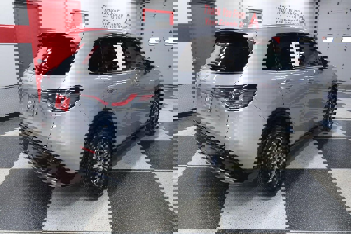 Used 2023 Honda HR-V EX-L image 7