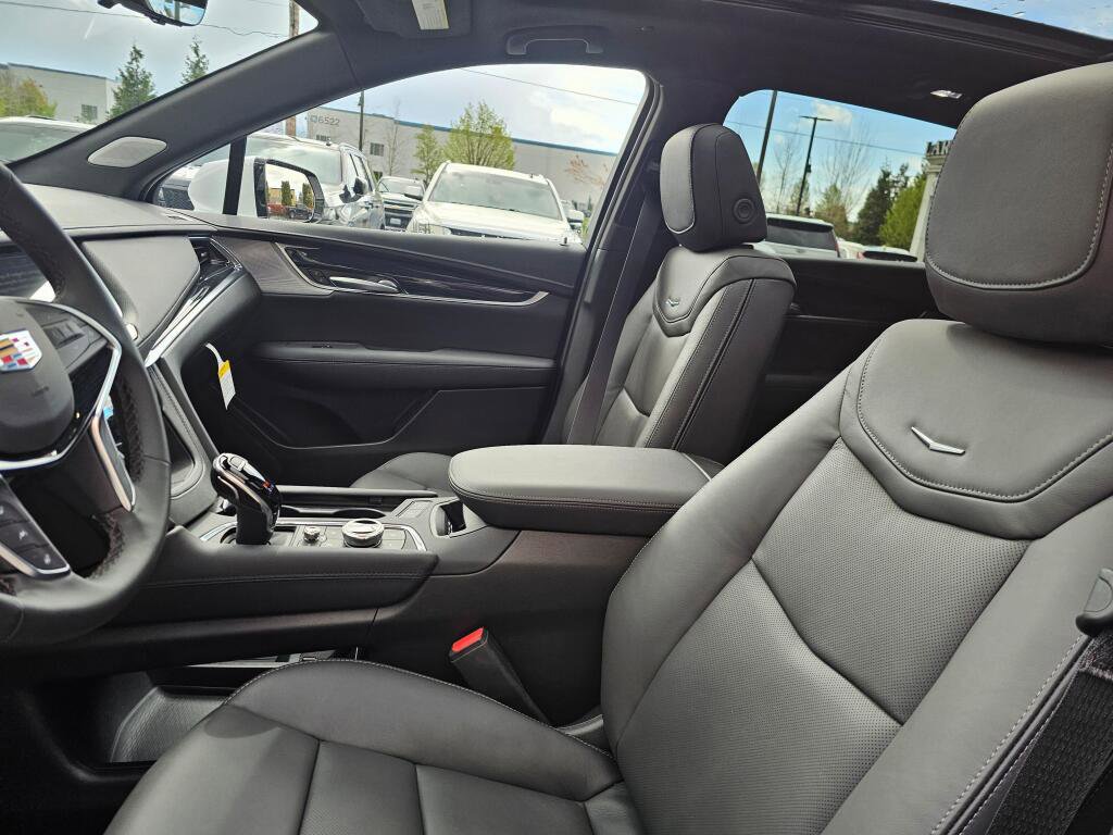 New 2026 Cadillac XT5 Premium Luxury w/ LPO, Floor Liner Package AWD/4WD image 26