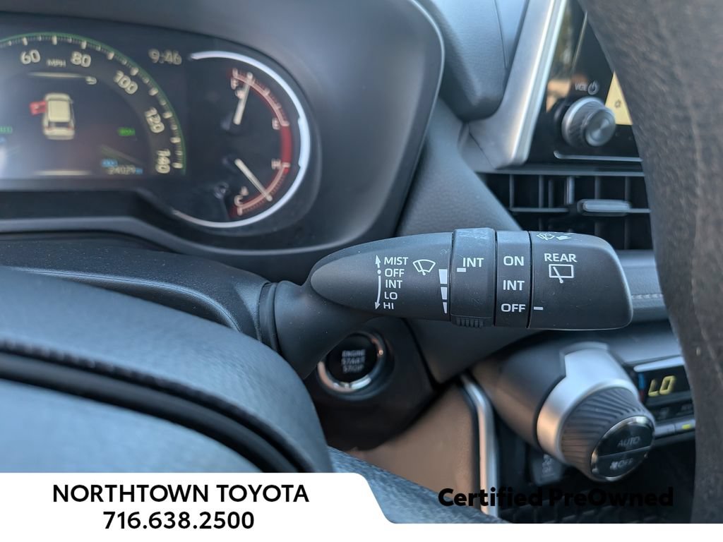 Used 2025 Toyota RAV4 XLE AWD/4WD image 27