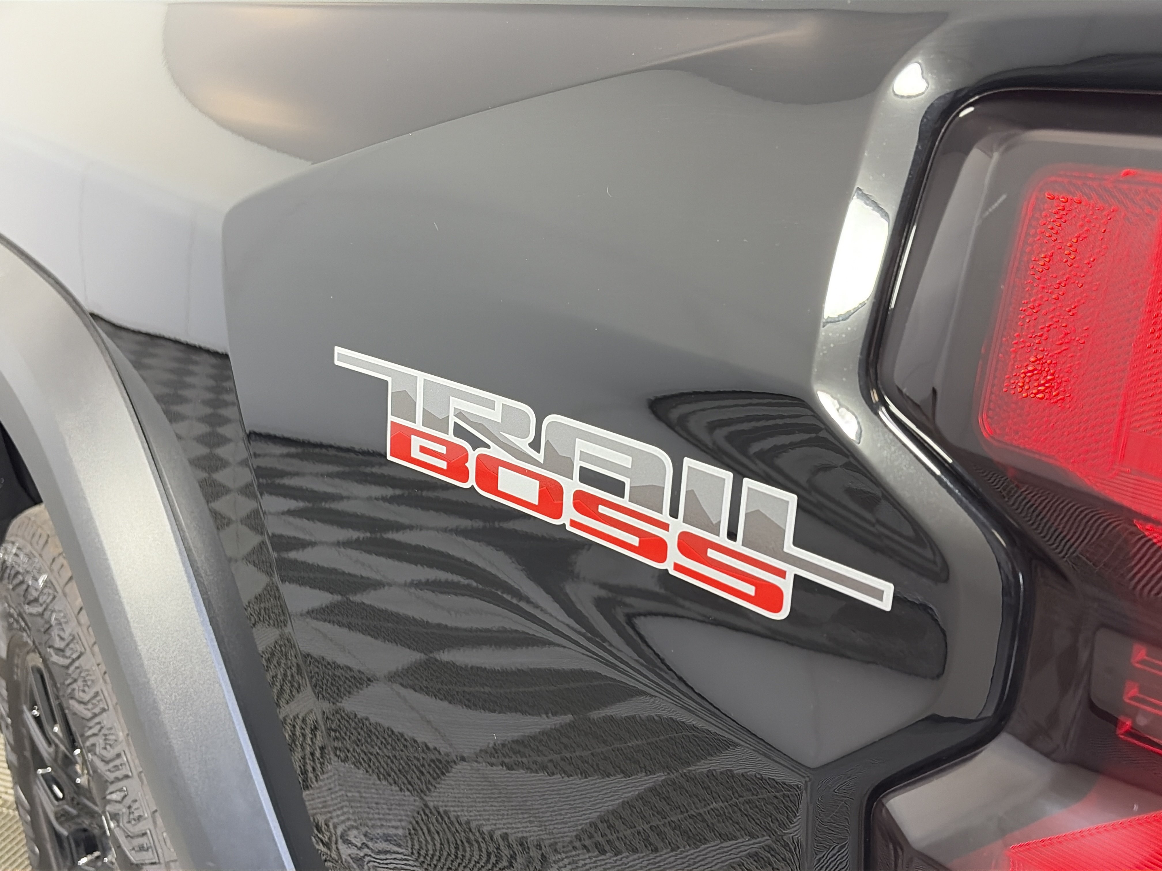 Certified 2025 Chevrolet Colorado Trail Boss AWD/4WD image 16