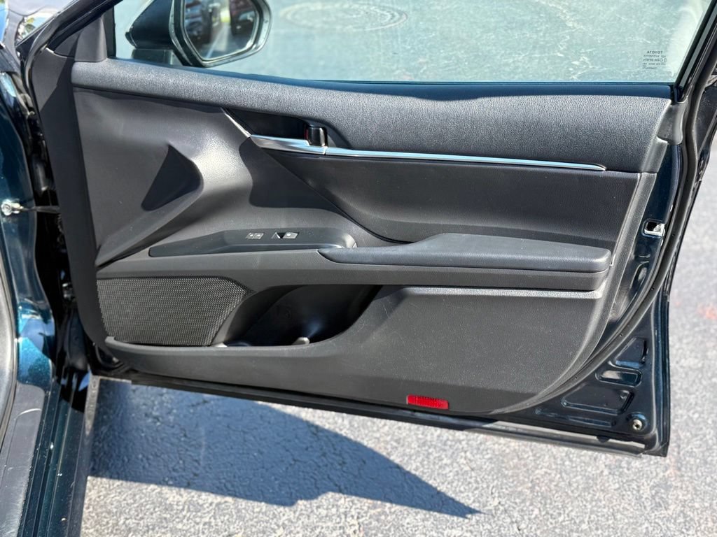 Used 2020 Toyota Camry LE w/ Convenience Package FWD image 22