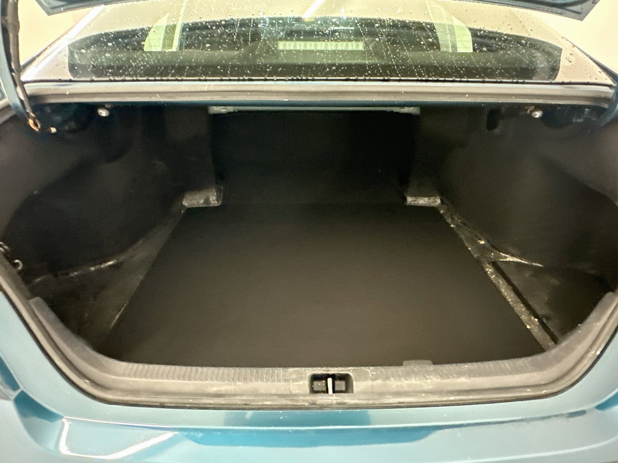 Used 2025 Toyota Camry SE FWD image 29