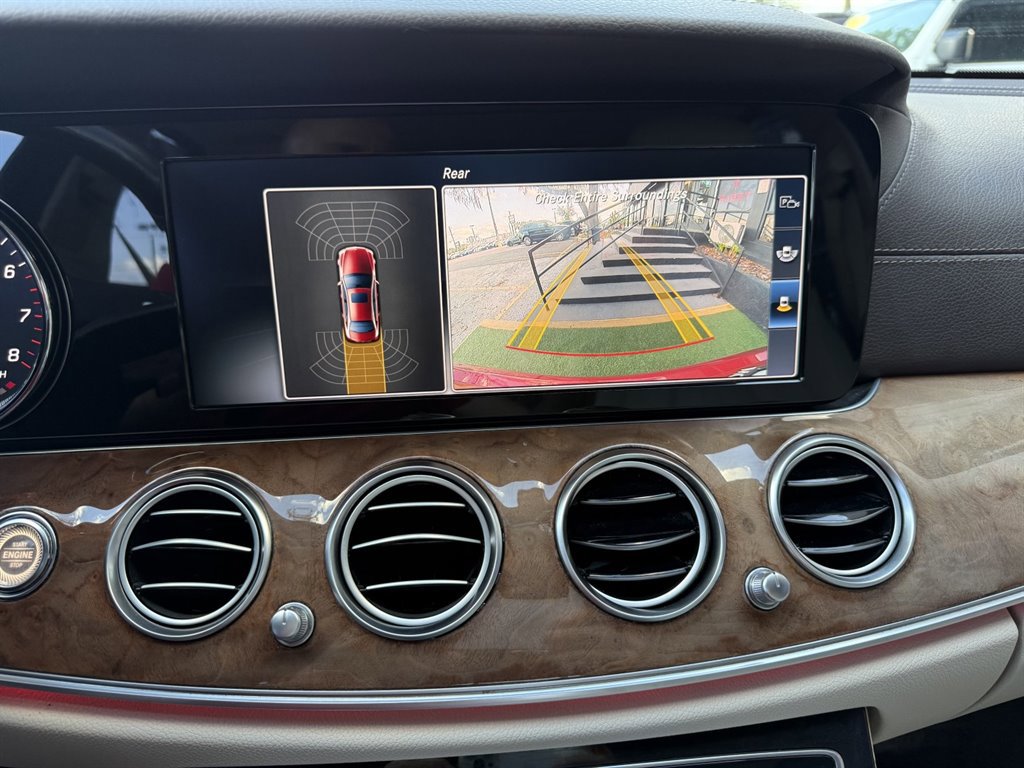 Used 2017 Mercedes-Benz E 300 4MATIC image 28