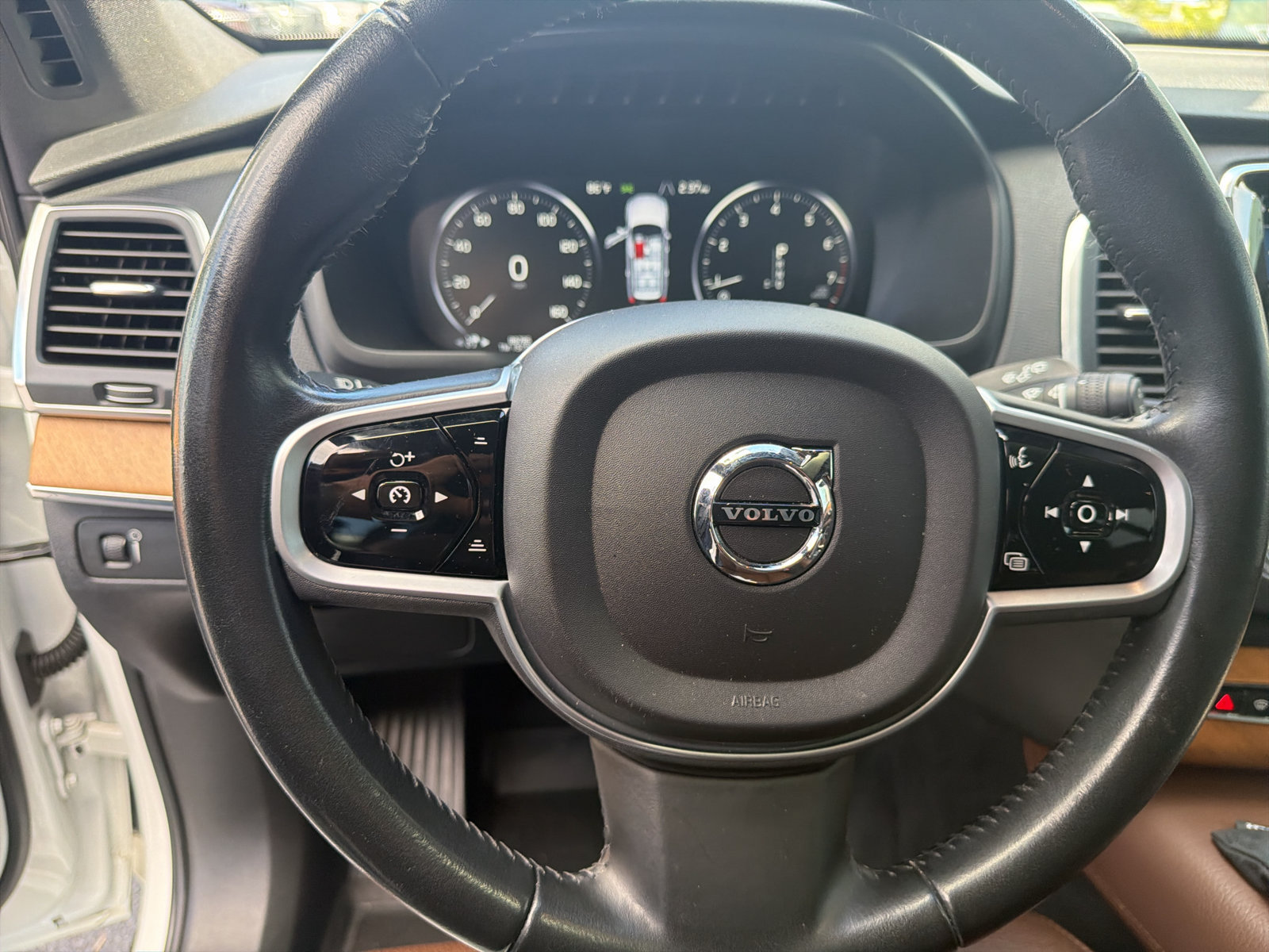 Used 2021 Volvo XC90 T6 Momentum w/ Protection Package Premier AWD/4WD image 20