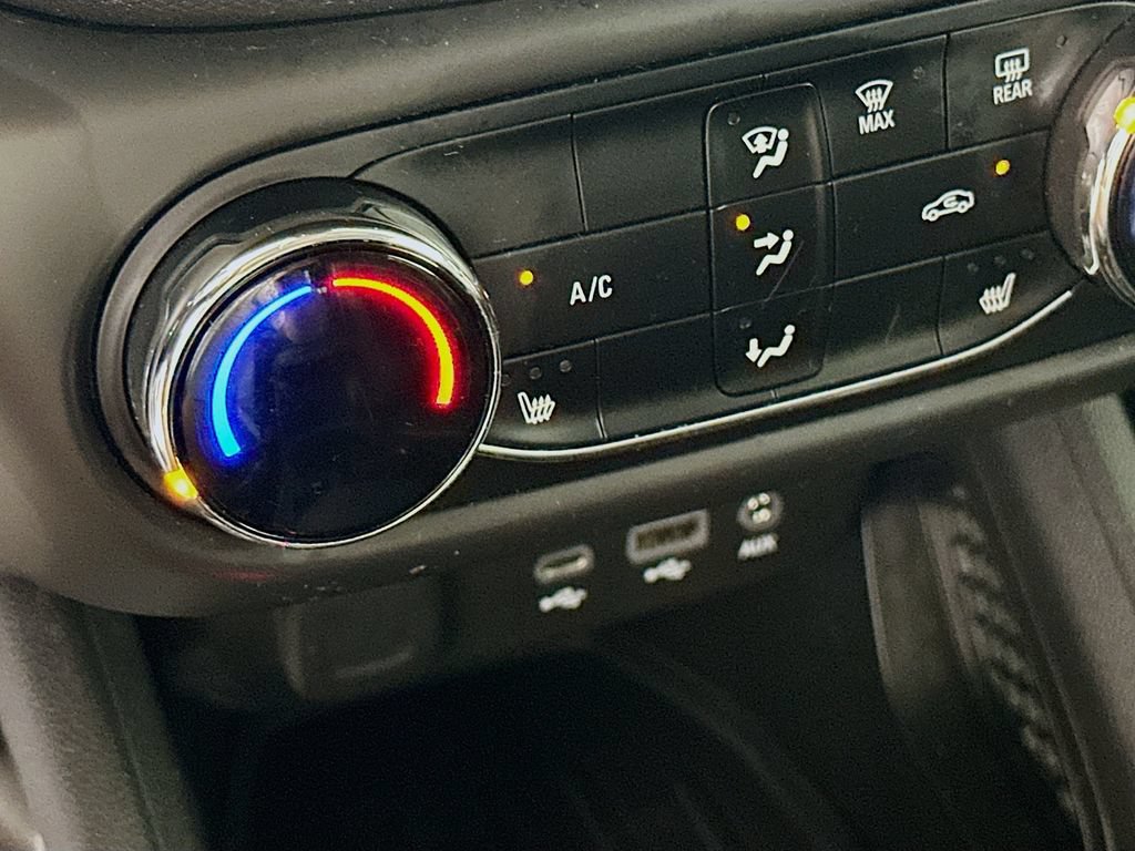 Used 2023 Chevrolet TrailBlazer LT AWD/4WD image 28