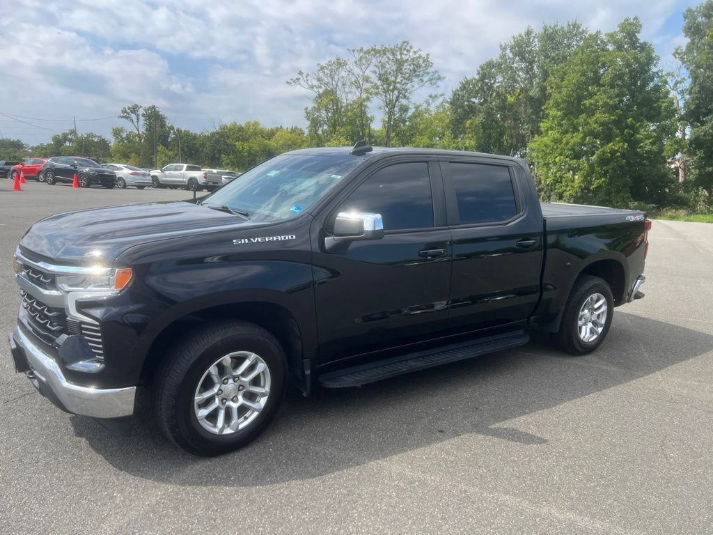 Used 2023 Chevrolet Silverado 1500 LT AWD/4WD image 1
