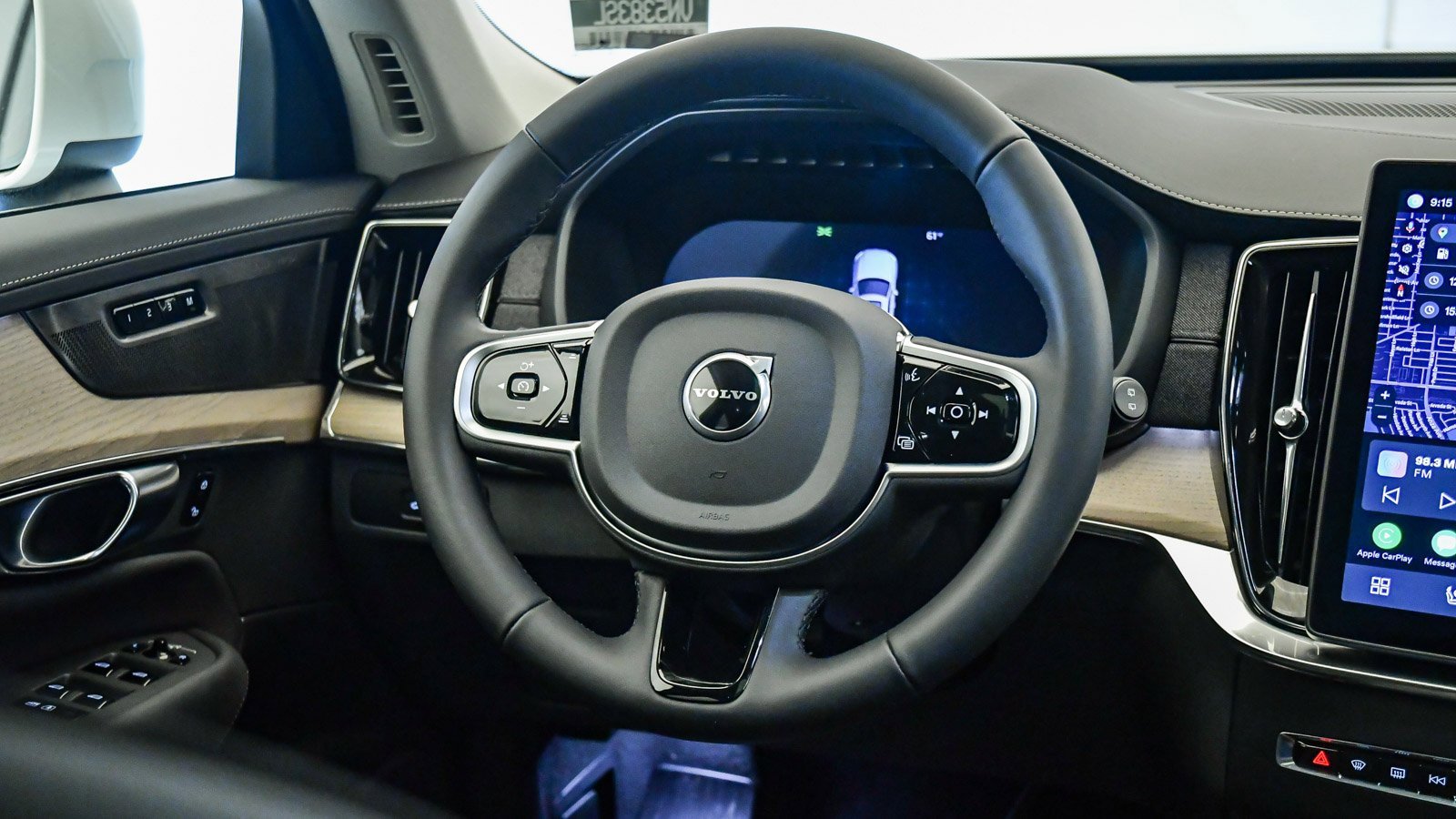 Certified 2025 Volvo XC90 B6 Plus w/ Protection Package Premier image 13