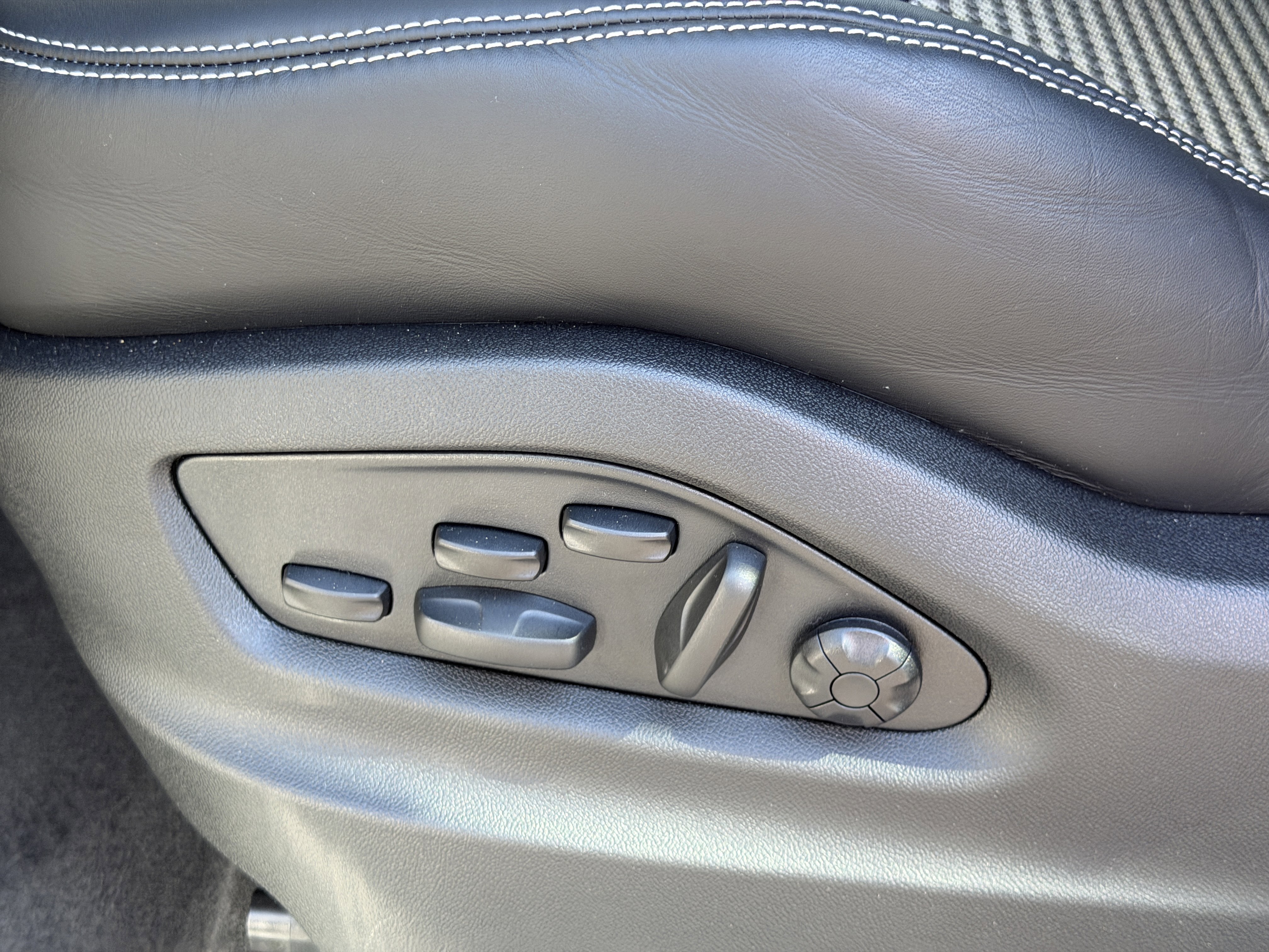 New 2026 Porsche Cayenne GTS image 26