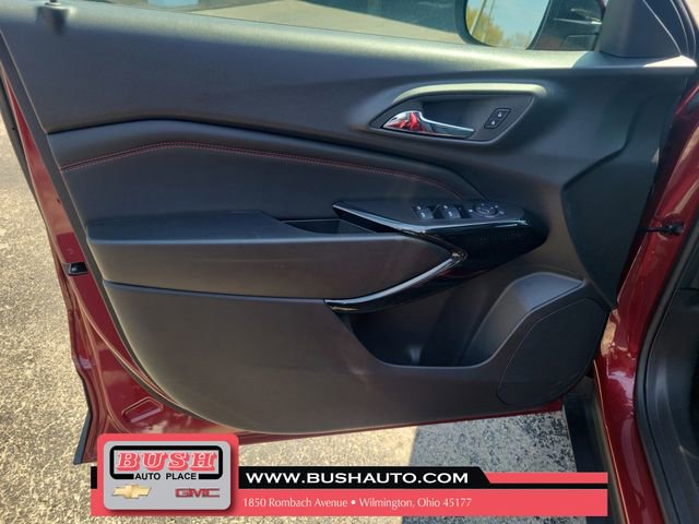 Used 2025 Chevrolet Trax RS w/ Sunroof Package image 18