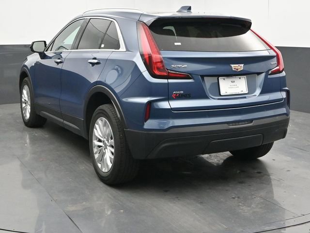 Used 2024 Cadillac XT4 Luxury w/ Cold Weather Package AWD/4WD image 8