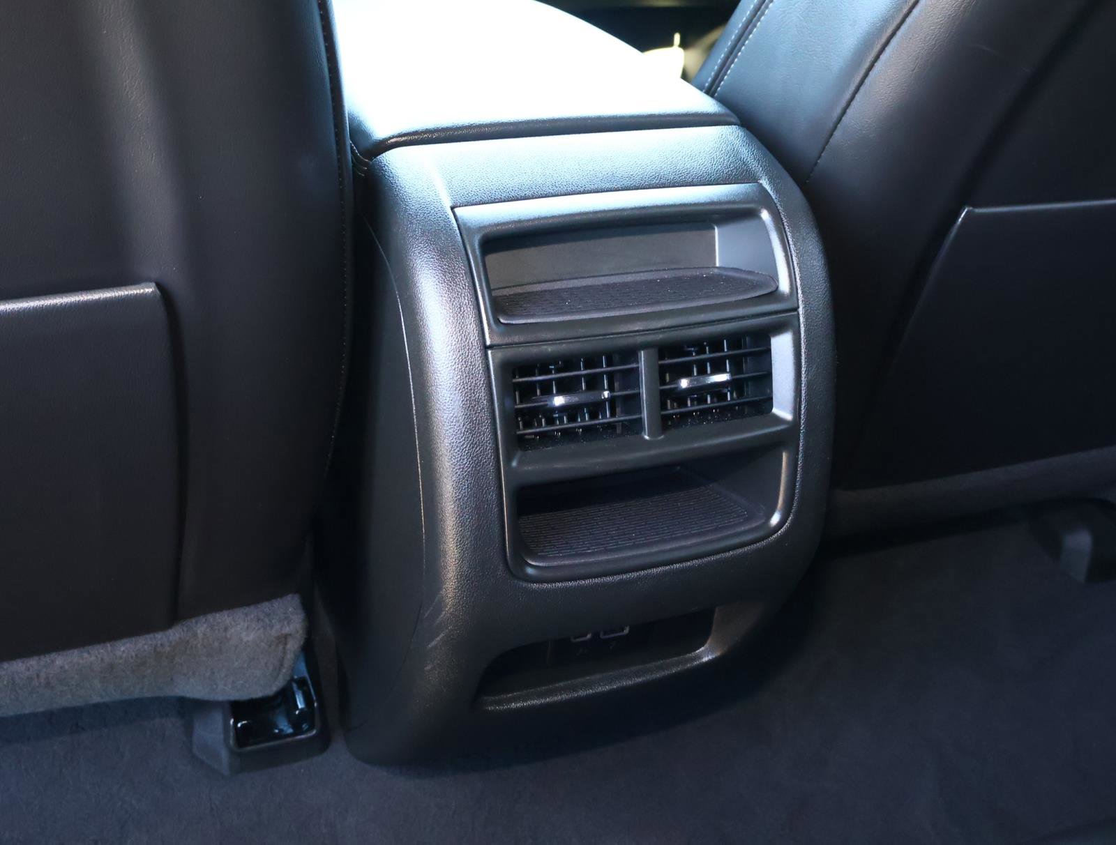 Certified 2025 Cadillac XT5 Premium Luxury image 17