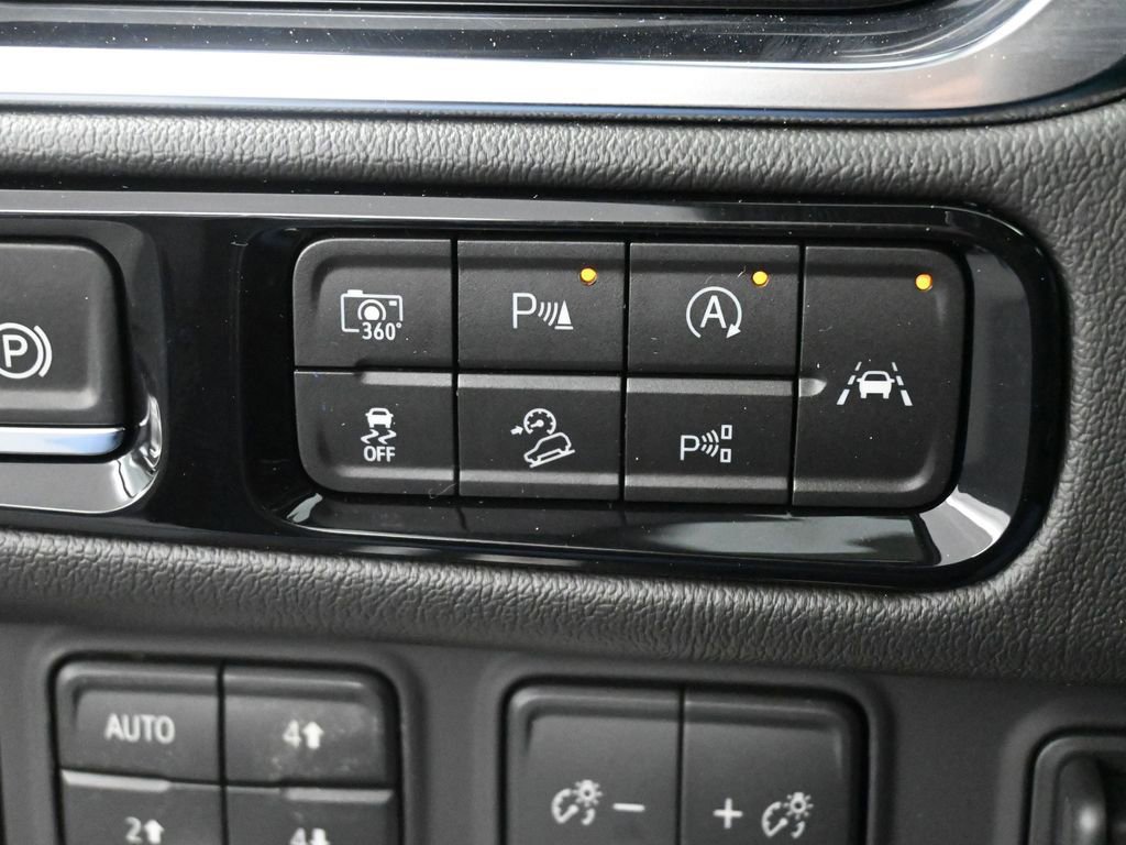 New 2026 GMC Yukon XL Denali w/ Denali Reserve Package image 38