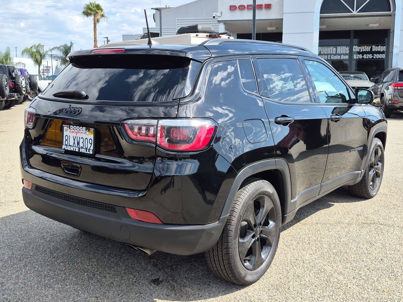 Used 2019 Jeep Compass Latitude FWD image 6
