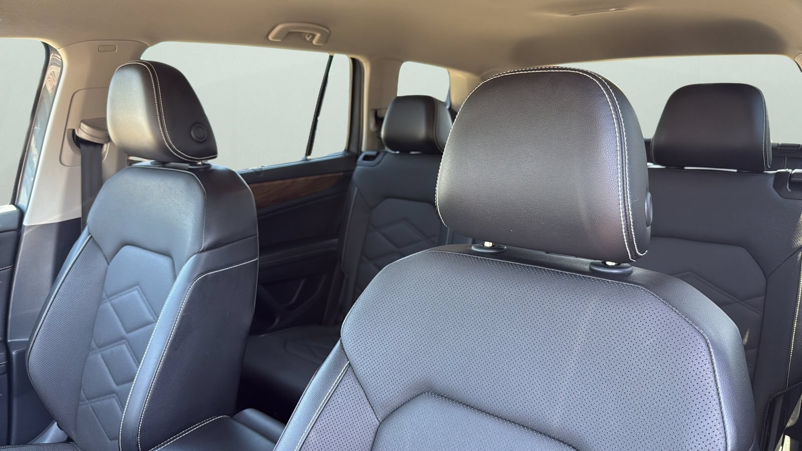 Used 2024 Volkswagen Atlas SE FWD image 9