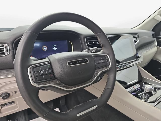 Used 2024 Jeep Wagoneer L Series II w/ Flexible Seating Group AWD/4WD image 16