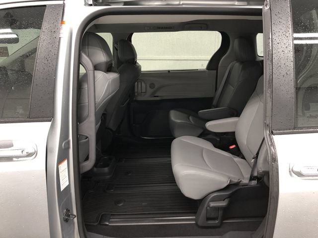 Used 2023 Toyota Sienna XLE AWD/4WD image 26
