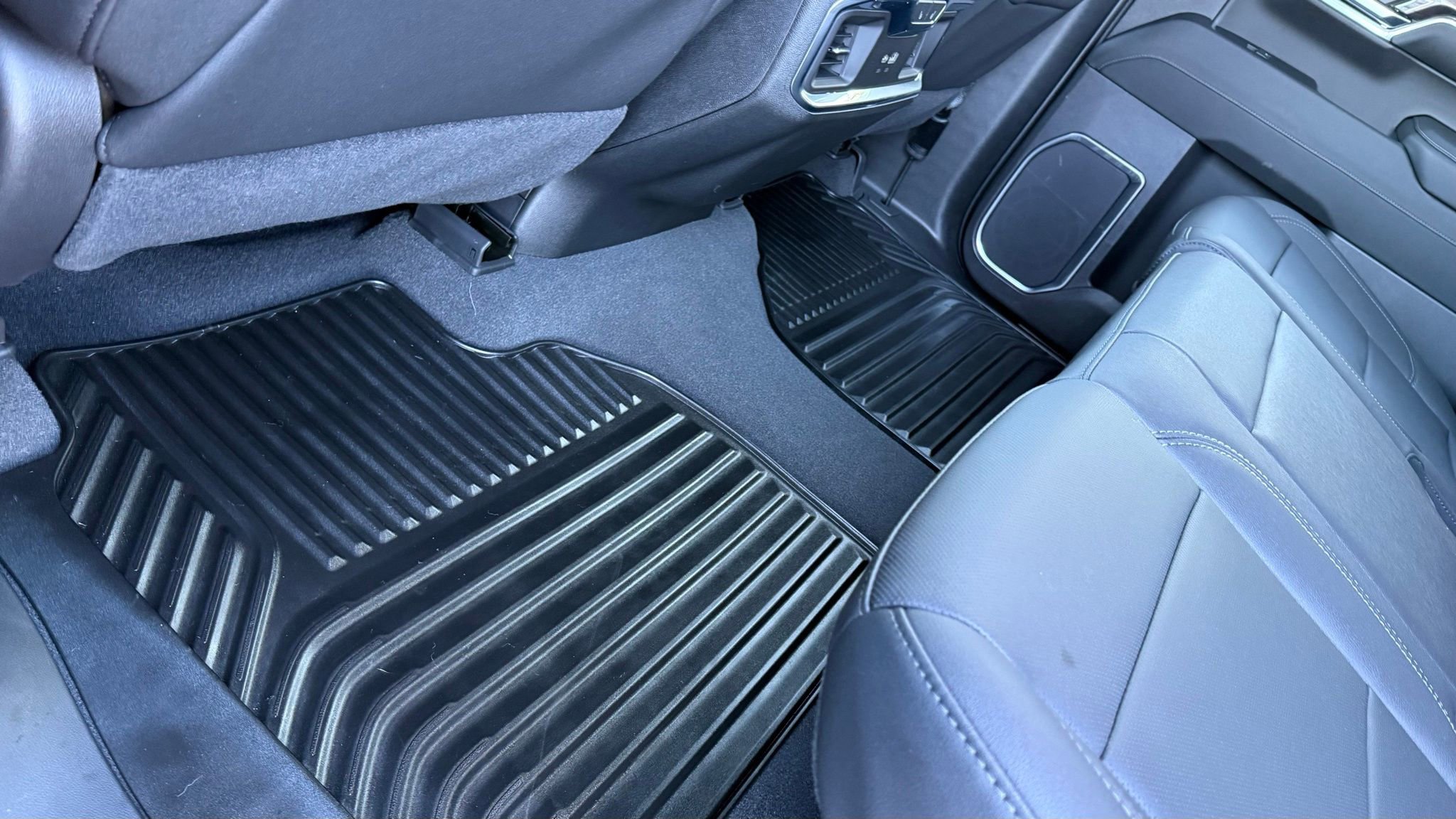 Used 2024 Chevrolet Silverado 1500 LTZ w/ LTZ Convenience Package II image 31