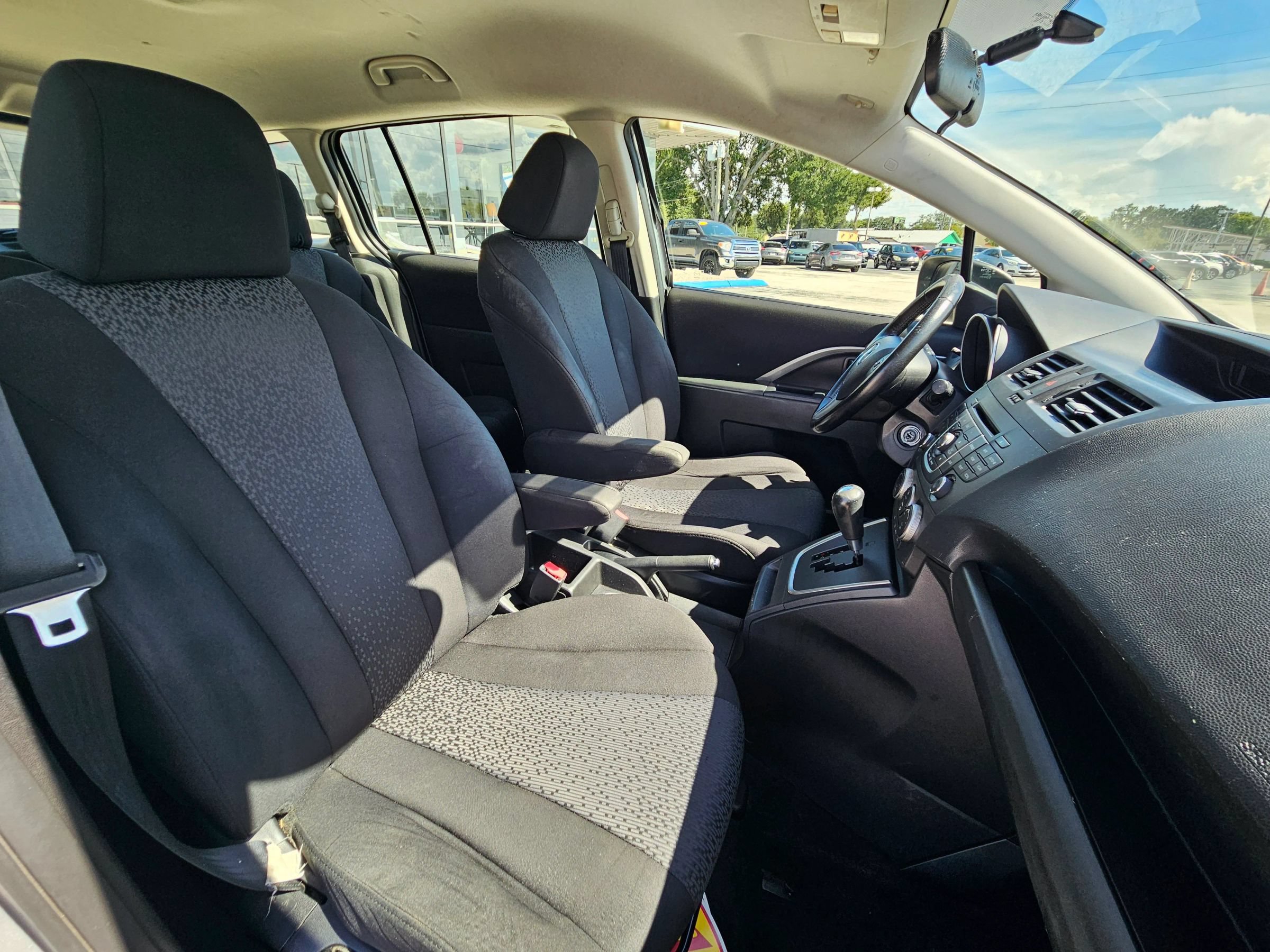 Used 2012 MAZDA MAZDA5 Touring FWD image 8