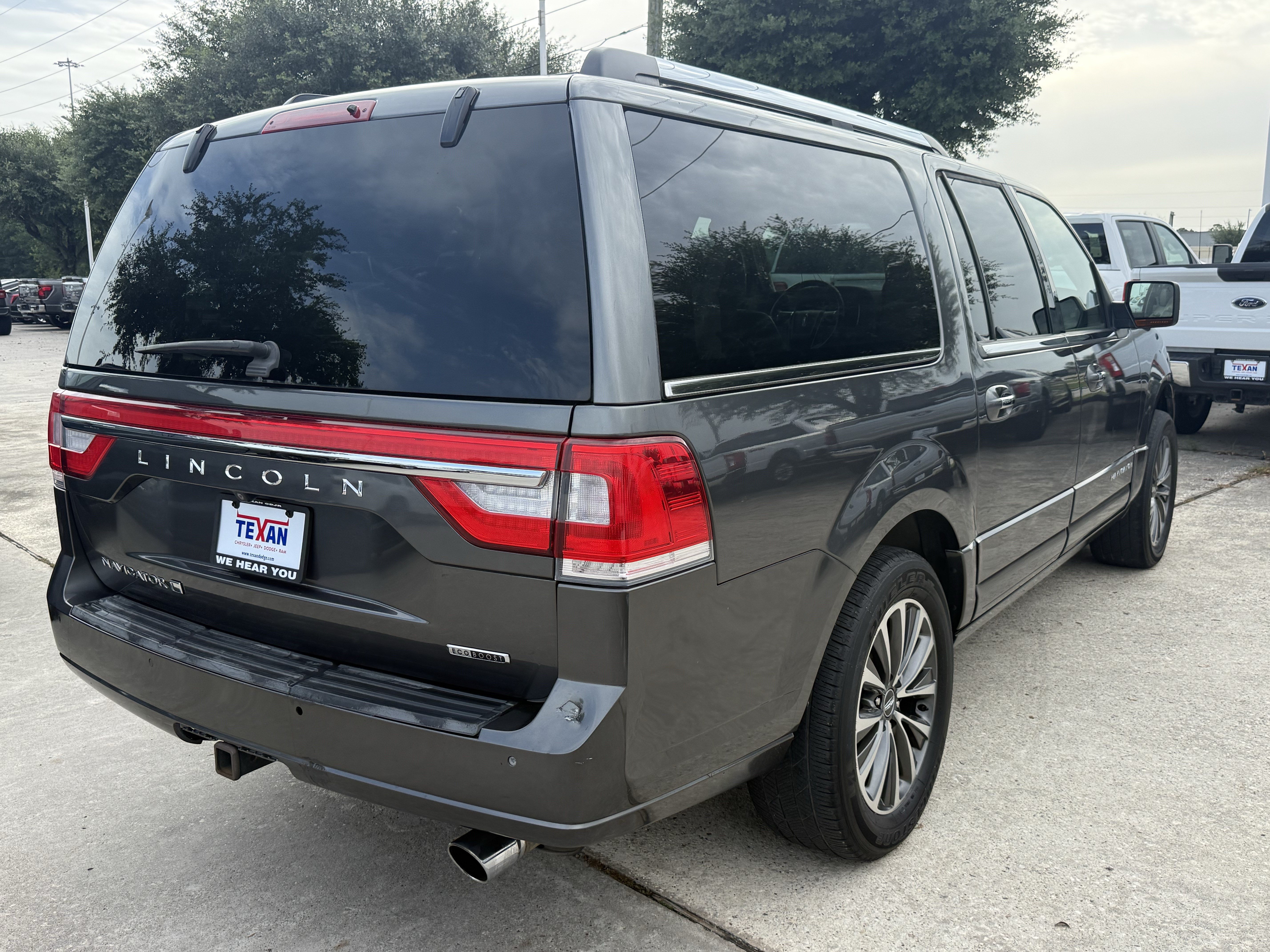 Used 2015 Lincoln Navigator L 2WD image 5