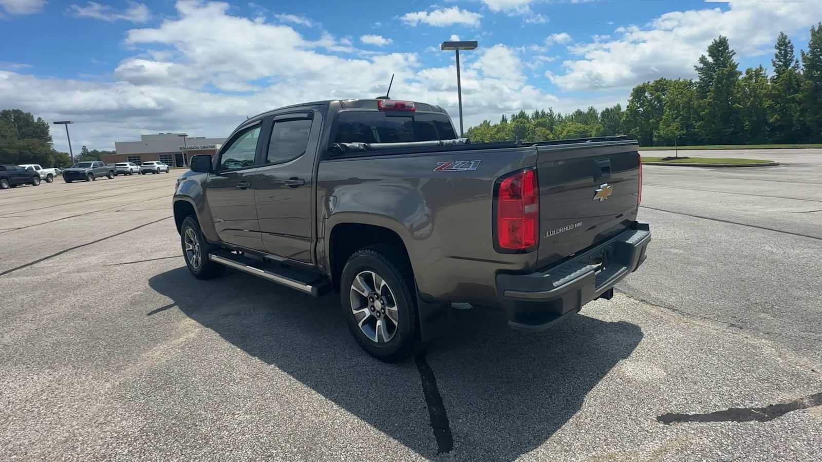 Used 2017 Chevrolet Colorado Z71 AWD/4WD image 6