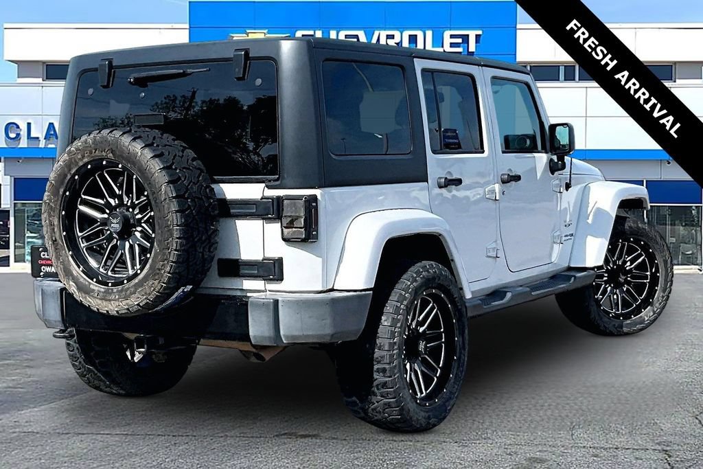 Used 2018 Jeep Wrangler Unlimited Sahara w/ Connectivity Group AWD/4WD image 18