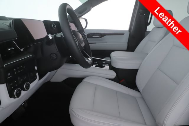 Used 2026 Chevrolet Suburban Premier w/ Sun And Tow Package AWD/4WD image 16