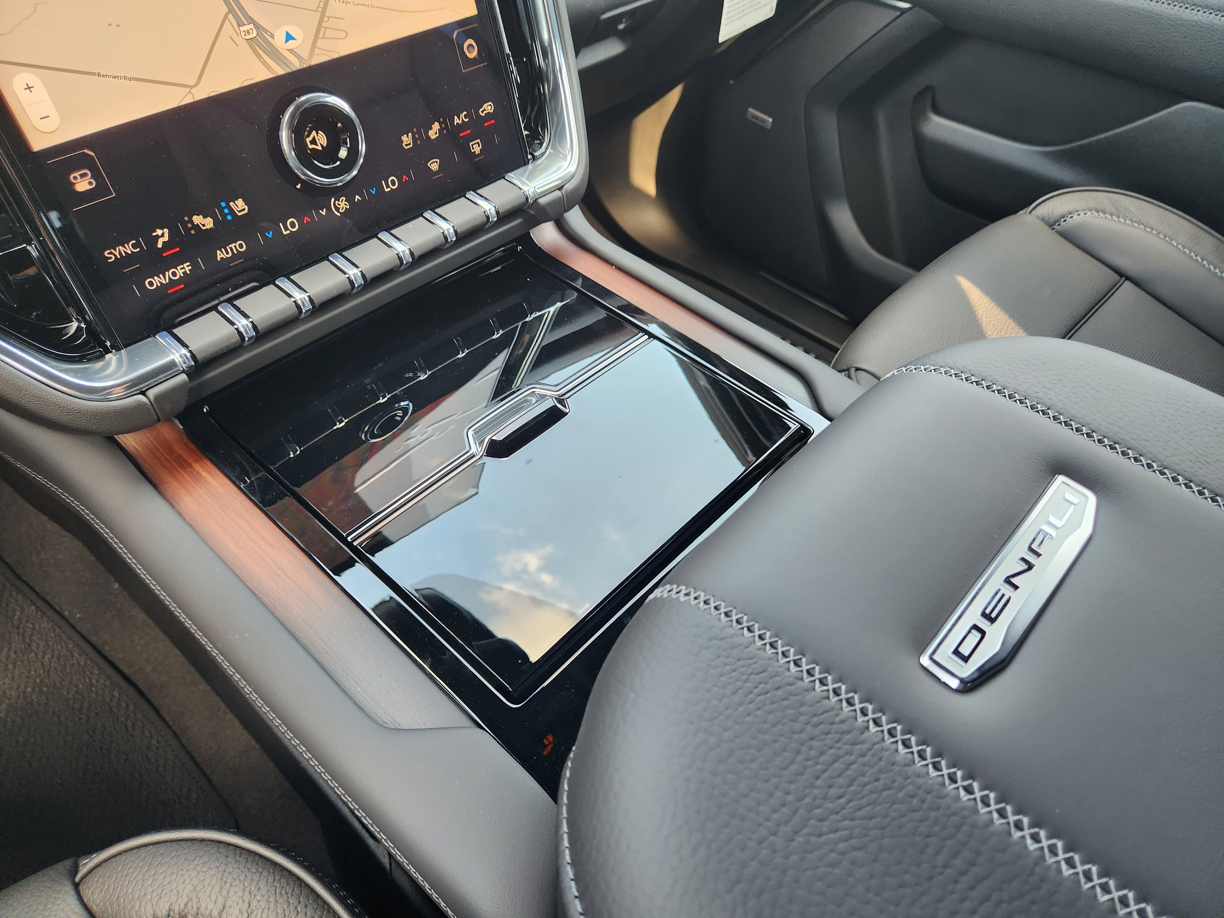 New 2026 GMC Yukon Denali w/ Denali Reserve Package image 15