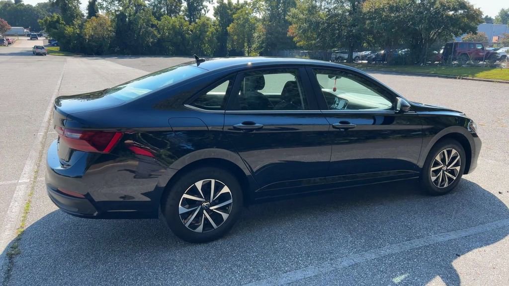 Used 2024 Volkswagen Jetta S image 4